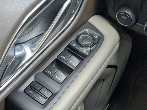 Used 2022 Chevrolet Tahoe LT w/ Luxury Package image 21