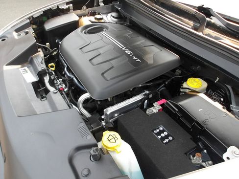 Used 2015 Jeep Cherokee Trailhawk AWD/4WD image 22
