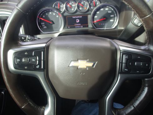 Used 2020 Chevrolet Silverado 1500 LT w/ Convenience Package image 17