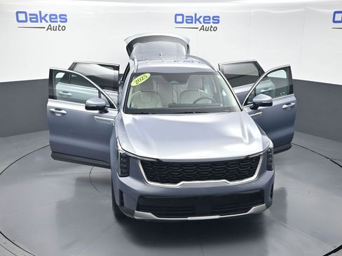 Certified 2025 Kia Sorento S AWD/4WD image 58