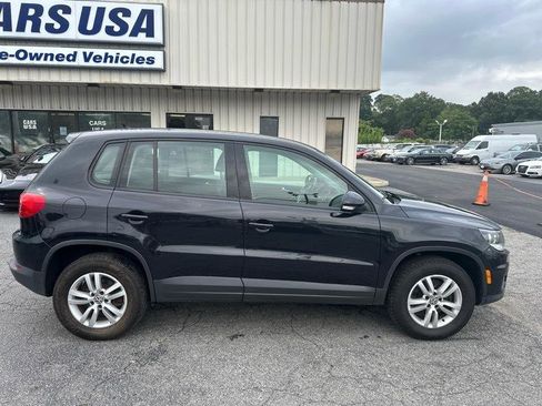 Used 2013 Volkswagen Tiguan S image 9