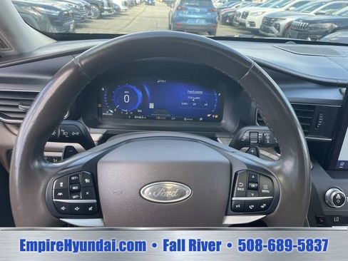 Used 2020 Ford Explorer Platinum w/ Premium Technology Package AWD/4WD image 30