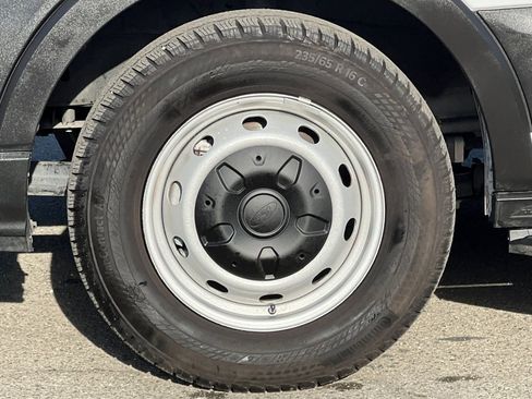 Used 2023 Ford Transit 350 XL image 26