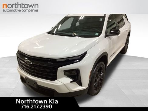 Used 2024 Chevrolet Traverse LT w/ Midnight/Sport Edition image 1