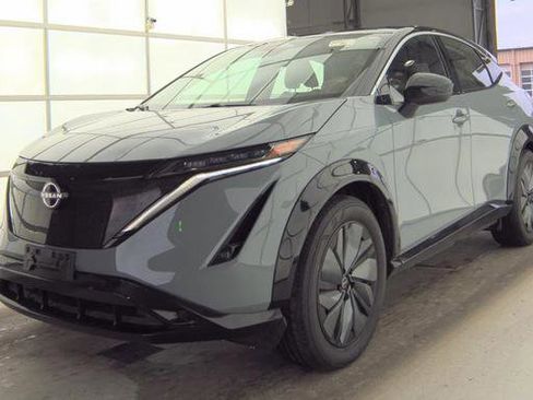 Used 2023 Nissan Ariya AWD image 15