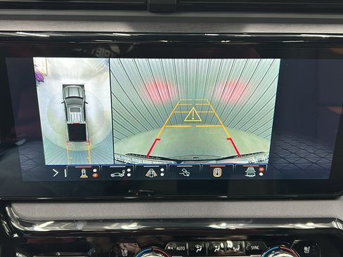 Used 2025 GMC Sierra 1500 AT4 w/ AT4 Premium Package image 23