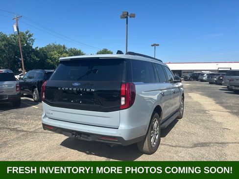 Used 2025 Ford Expedition Active AWD/4WD image 3