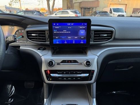 Certified 2022 Ford Explorer XLT w/ Equipment Group 202A image 2