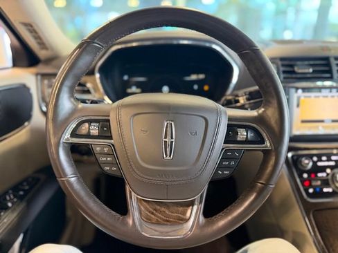 Used 2017 Lincoln Continental Select w/ Climate Package FWD image 24