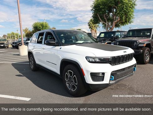 Used 2022 Jeep Grand Cherokee Trailhawk image 8