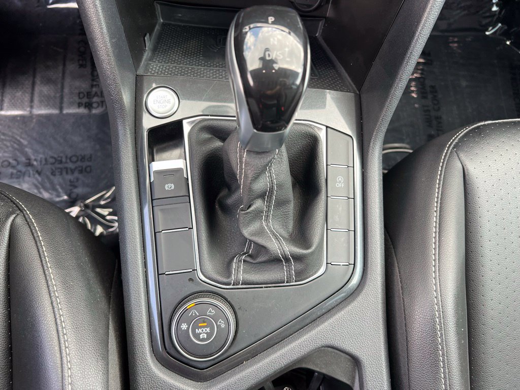 Used 2022 Volkswagen Tiguan SE AWD/4WD image 34