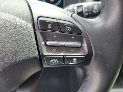 Used 2022 Hyundai Kona Limited AWD/4WD image 29