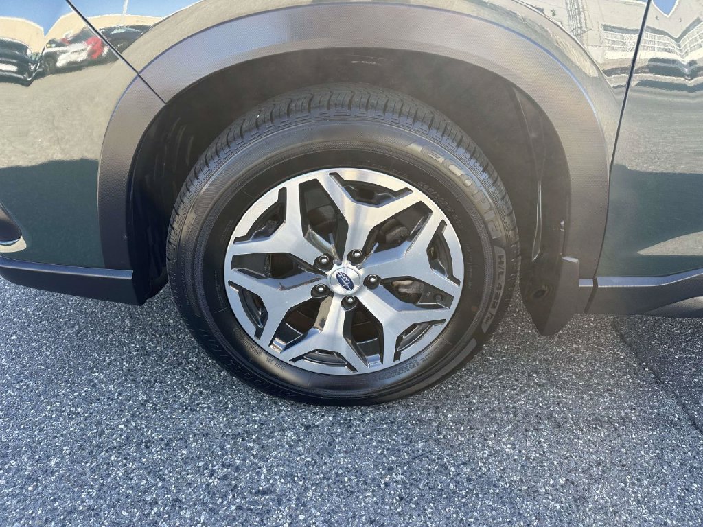 Certified 2023 Subaru Forester Premium AWD/4WD image 6