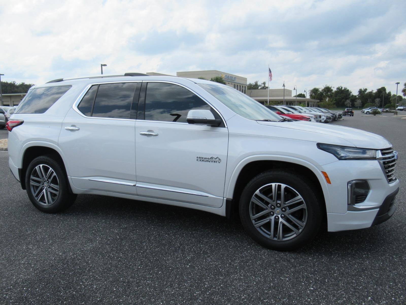 Certified 2023 Chevrolet Traverse High Country FWD image 2