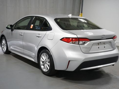 Used 2021 Toyota Corolla LE w/ LE Convenience Package image 6