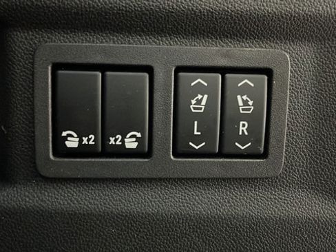 Used 2023 GMC Yukon Denali AWD/4WD image 29