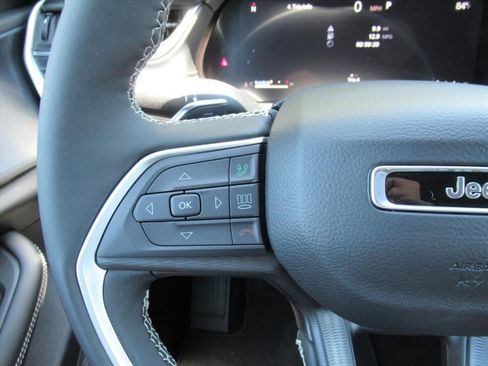 New 2026 Jeep Grand Cherokee L Laredo AWD/4WD image 22