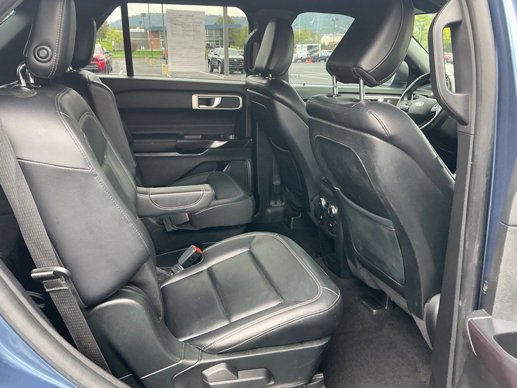 Used 2020 Ford Explorer XLT w/ Equipment Group 202A AWD/4WD image 34