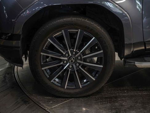 Used 2024 Lexus GX 550 w/ Cold Area Package AWD/4WD image 9