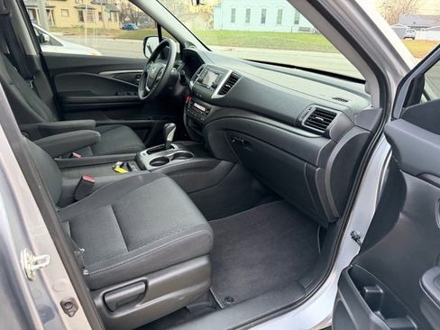 Used 2017 Honda Ridgeline RTS image 18