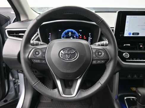 Used 2023 Toyota Corolla Cross XLE w/ Convenience Package image 32