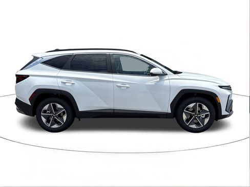 New 2025 Hyundai Tucson SEL image 2
