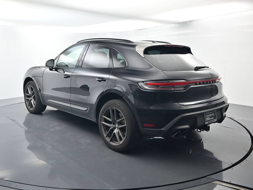 Used 2025 Porsche Macan AWD/4WD image 3