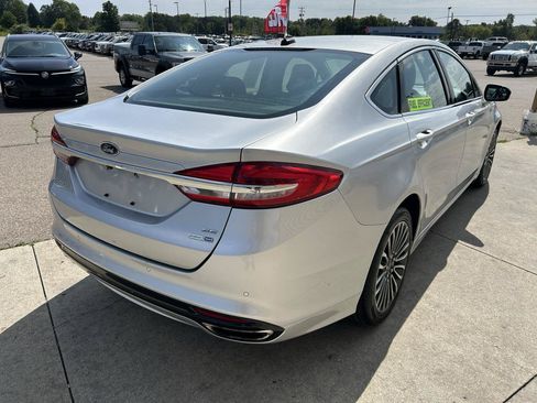 Used 2017 Ford Fusion SE w/ Fusion SE Technology Package AWD/4WD image 5