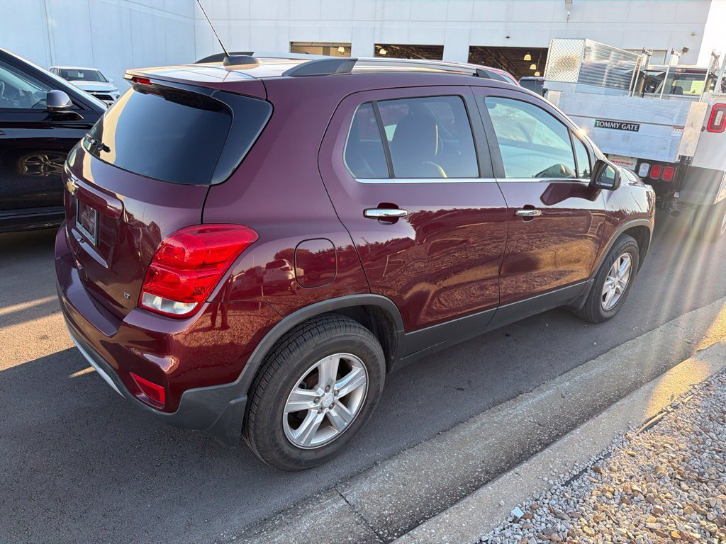 Used 2017 Chevrolet Trax LT w/ LT Convenience Package AWD/4WD image 4