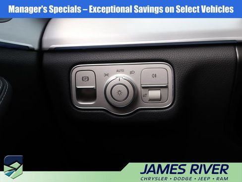Used 2025 Mercedes-Benz GLE 350 4MATIC image 33