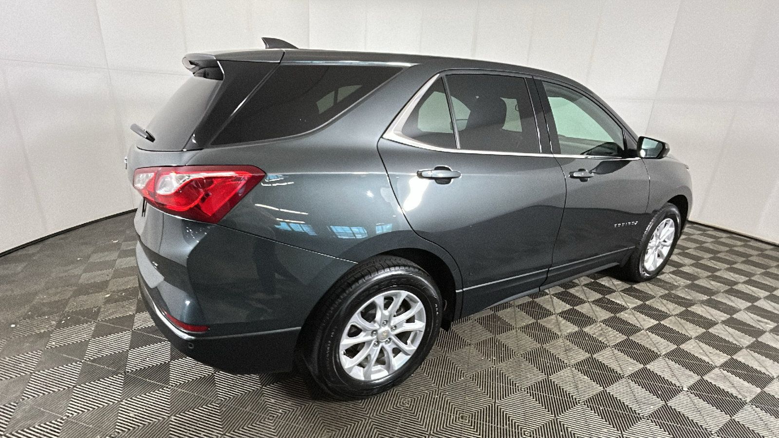 Used 2020 Chevrolet Equinox LT FWD image 3