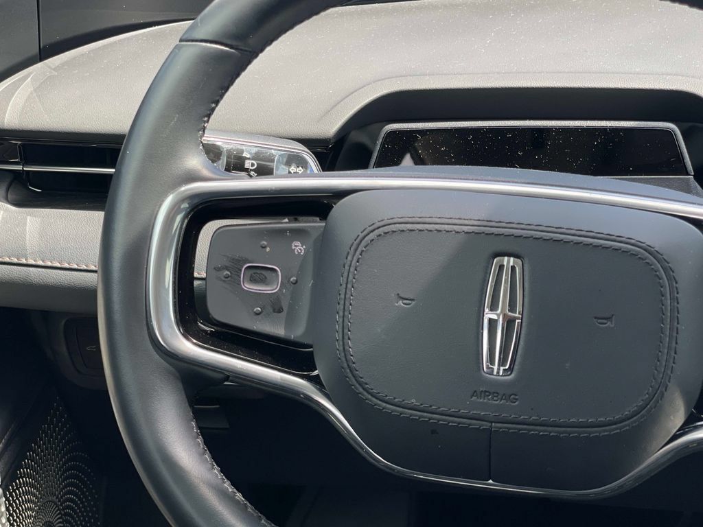 Used 2026 Lincoln Nautilus Reserve AWD/4WD image 12
