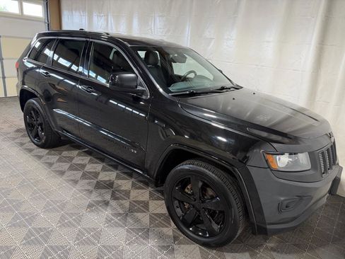 Used 2015 Jeep Grand Cherokee Altitude AWD/4WD image 10