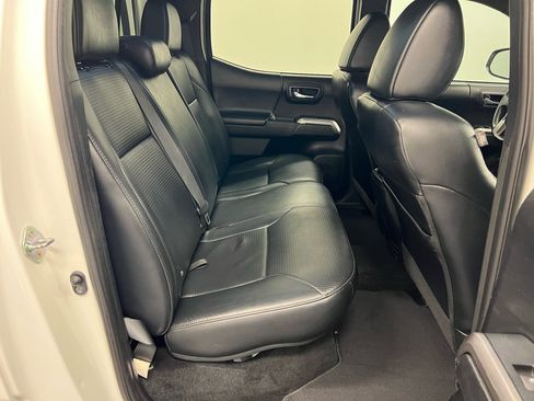 Used 2018 Toyota Tacoma Limited image 17