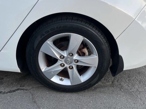 Used 2013 Hyundai Elantra GLS image 26