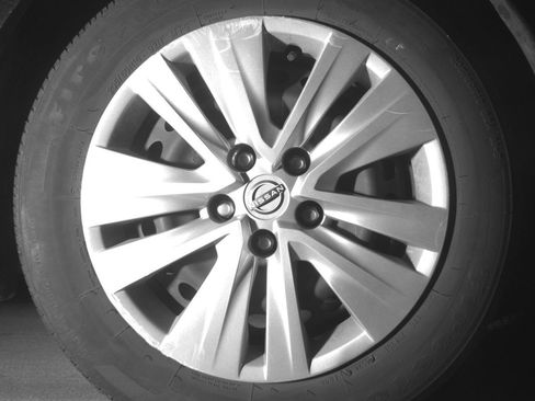 Used 2025 Nissan Sentra S FWD image 13