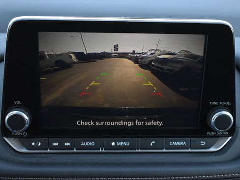 Used 2025 Nissan Rogue SV image 26