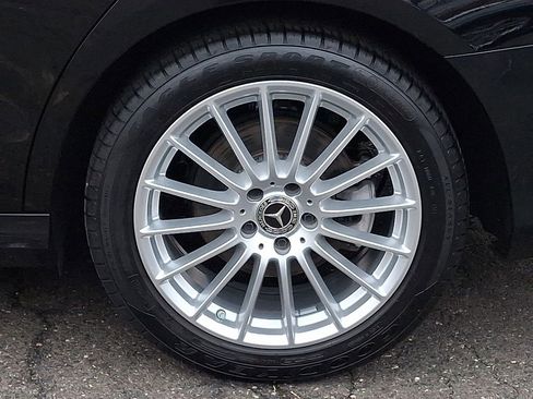 Used 2022 Mercedes-Benz E 350 4MATIC Sedan image 6