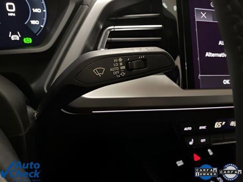 Used 2024 Audi Q4 e-tron Premium image 32