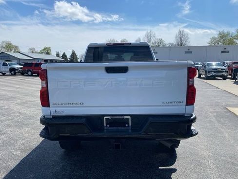 Used 2023 Chevrolet Silverado 2500 Custom w/ Custom Value Package image 4