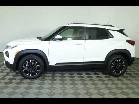 Used 2023 Chevrolet TrailBlazer LT w/ Convenience Package AWD/4WD image 16
