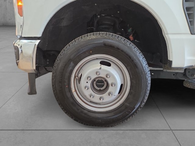 Used 2026 Ford F350 XLT AWD/4WD image 9
