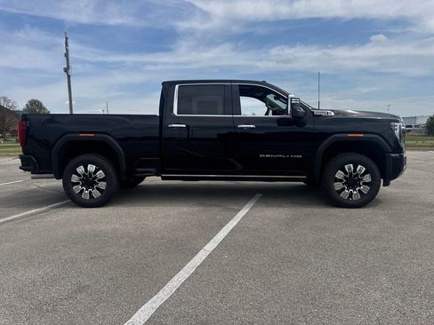 New 2026 GMC Sierra 2500 Denali w/ Denali Reserve Package AWD/4WD image 7
