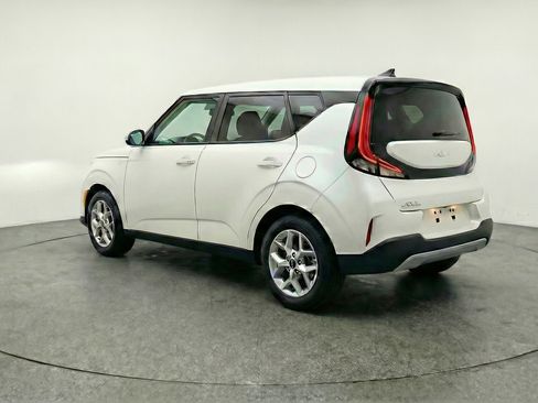Used 2025 Kia Soul LX w/ LX Technology Package image 6