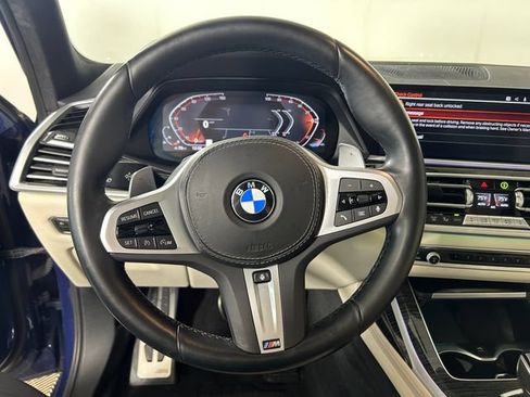 Used 2022 BMW X7 xDrive40i w/ M Sport Package AWD/4WD image 15