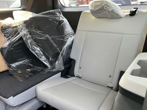 Used 2025 Hyundai Santa Fe SEL FWD image 14