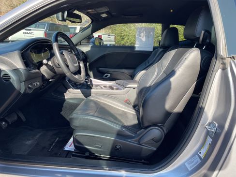 Used 2017 Dodge Challenger SXT w/ Sound Group image 10