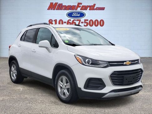 Used 2018 Chevrolet Trax LT FWD image 2