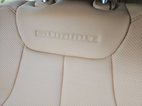 Used 2024 Jeep Grand Cherokee L Summit AWD/4WD image 48
