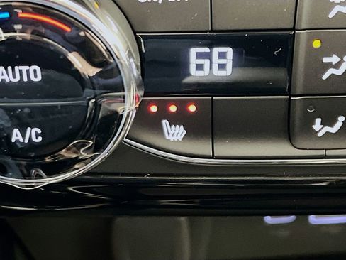 New 2026 Chevrolet Trax LT w/ LT Convenience Package FWD image 19